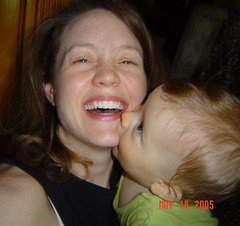 A KISS FOR MOM.JPG...